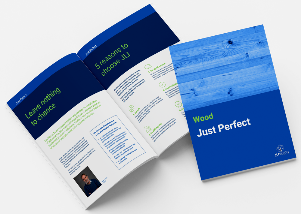 wood brochure mockup2