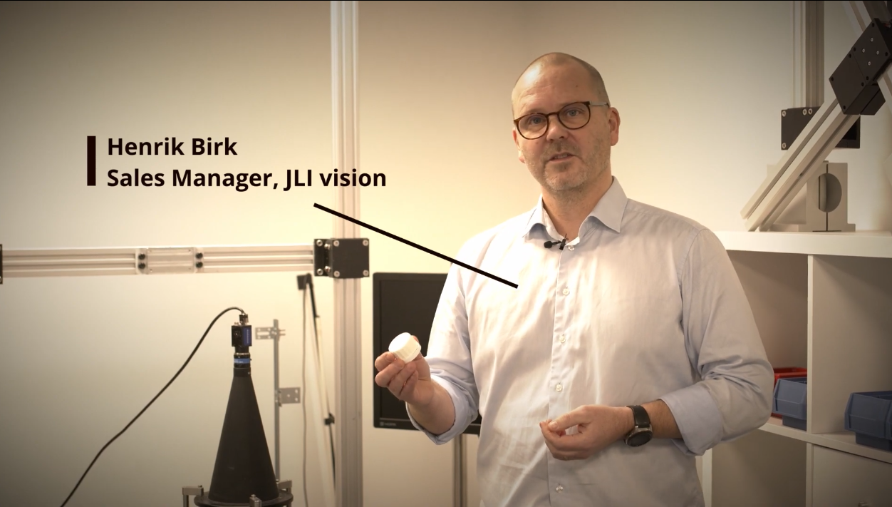 Machine vision. How to inspect all sides of a round object 